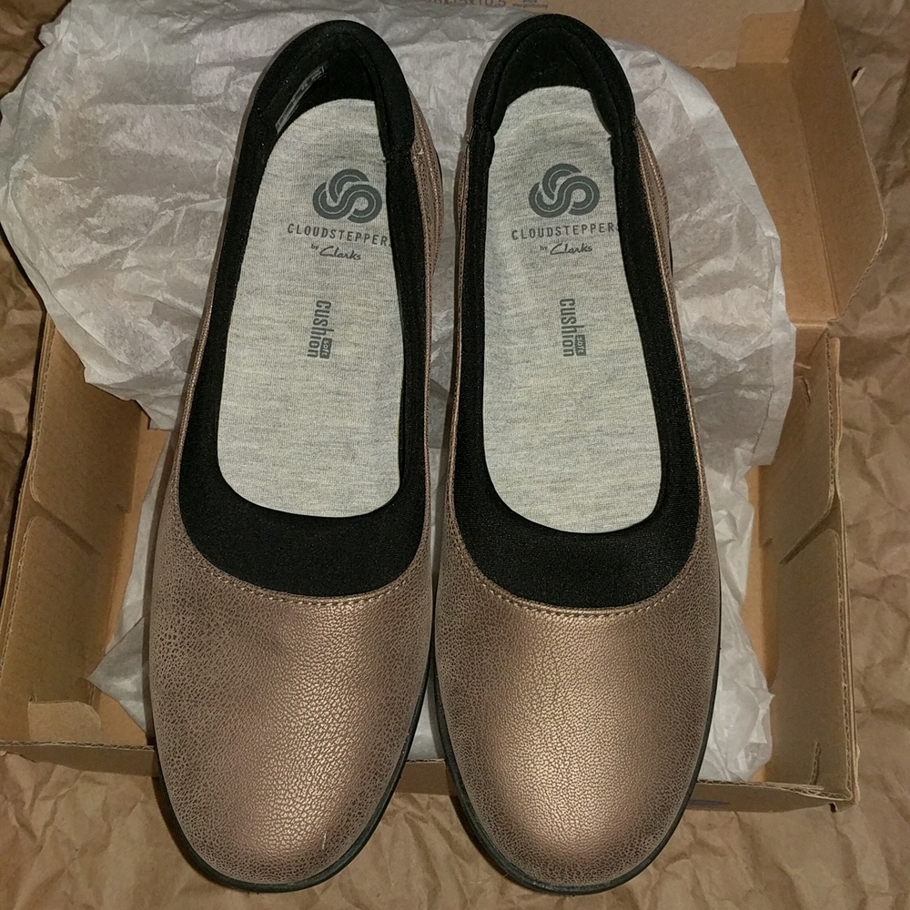 Clarks Womens Cloudsteppers Ayla Pure Closed Toe Loafers Slip on 6M NIB